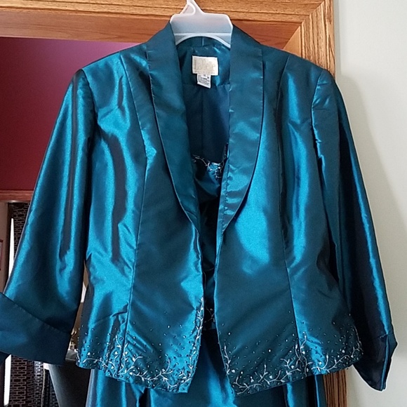 2 PC formal gown - Picture 4 of 5